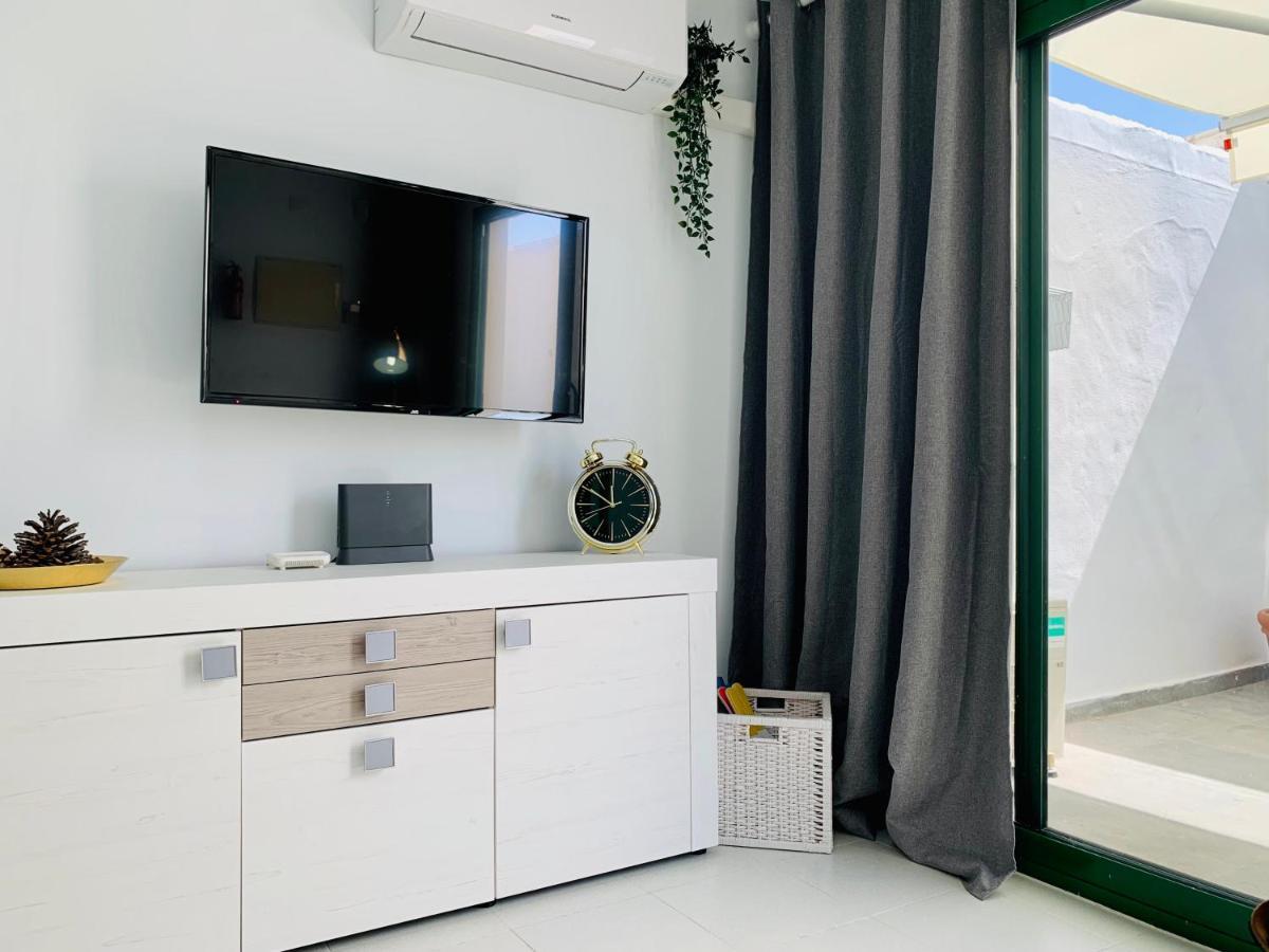 Marina Apartment Tías Екстериор снимка